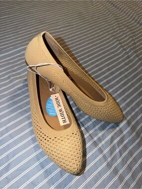 Seychelles Wide-Width Pointed Knit Flats in Beige